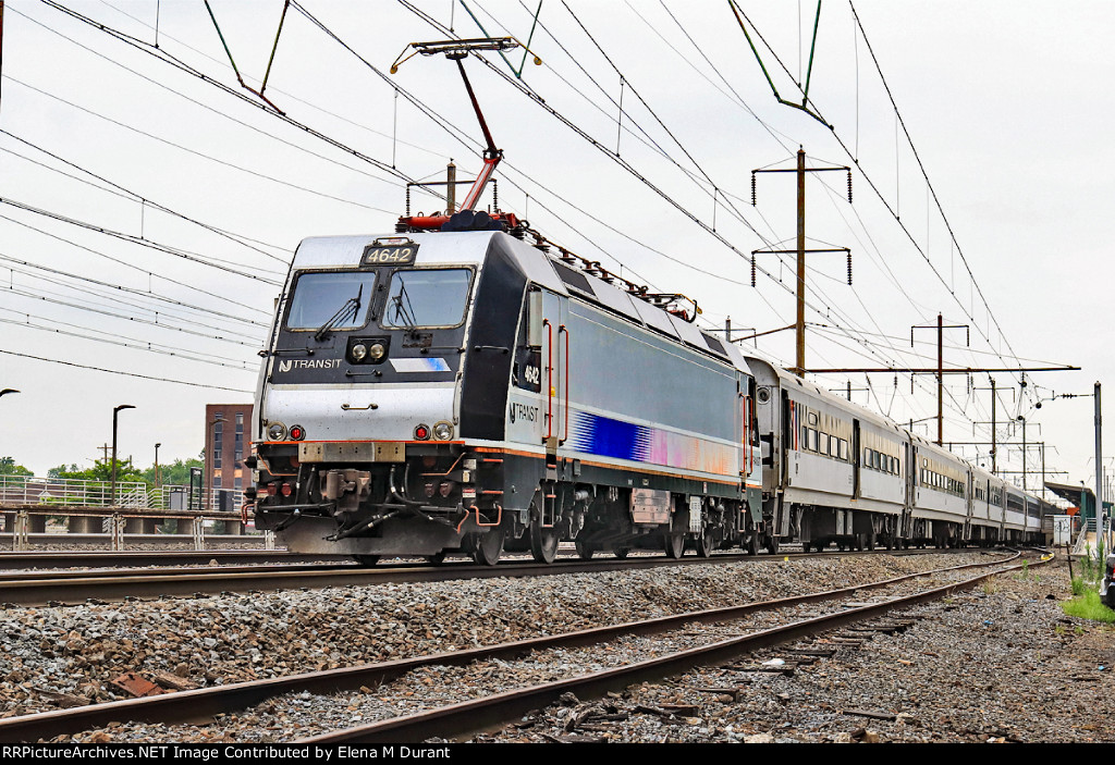 NJT 4642 on train 7620